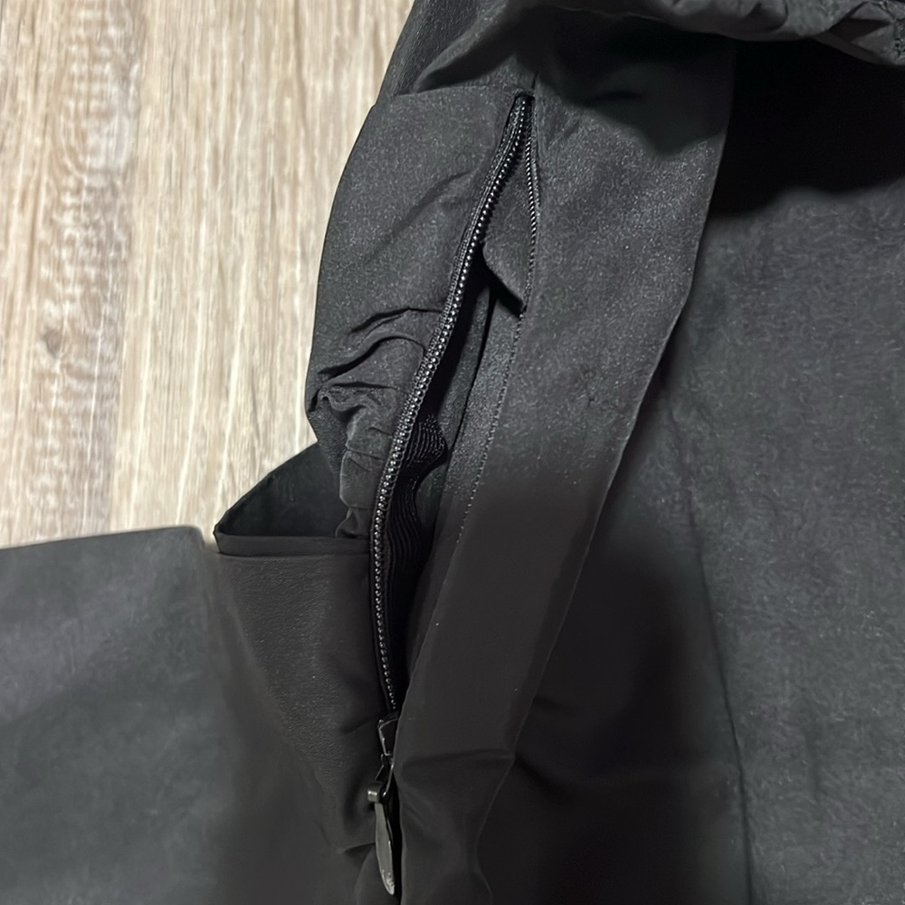 BCBGMAXAZRIA Puffy Sleeves Ruched Top​​​​ - Picture 9 of 13